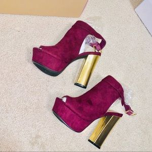 Suede maroon/BURGUNDY heels!